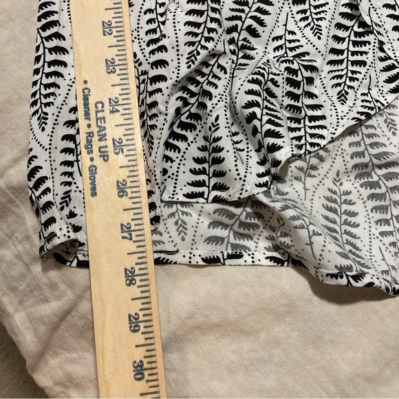 Ethyl Clothing Float On Pant - Stockton | Pilazzo Pant | Petal Hem | Wide Waist - Picture 5 of 15